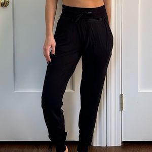 Lulu Lemon Warm Down Jogger
